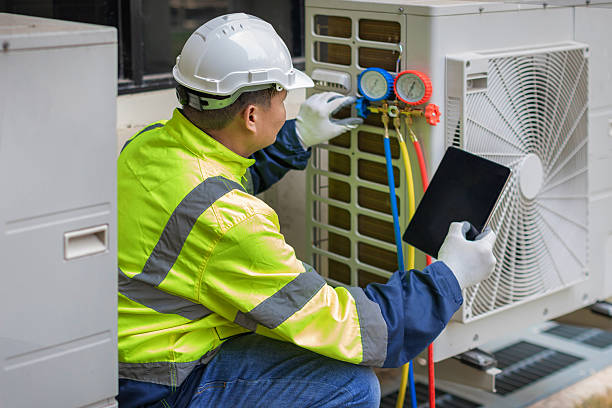 Professional Hvac Maintenance technician working in Columbia, IL